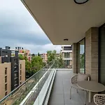 Azur Luxury فارنا